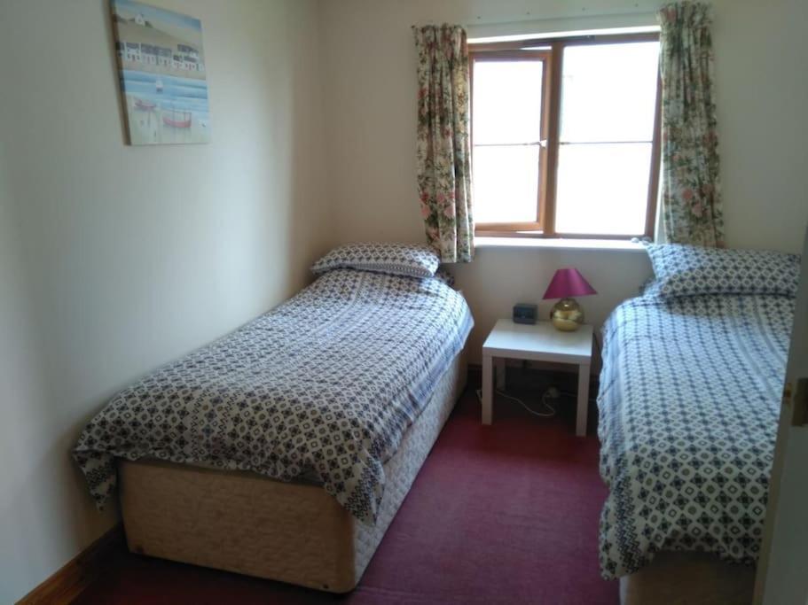 פנדינה Cottage , Seaside Views, Quiet Beach, Awesome View מראה חיצוני תמונה